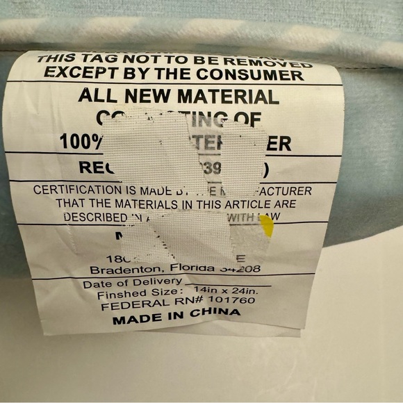 NWT. Decorative Throw Pillow 14”x 24”. embroidered 3 dog pillow - Picture 10 of 10